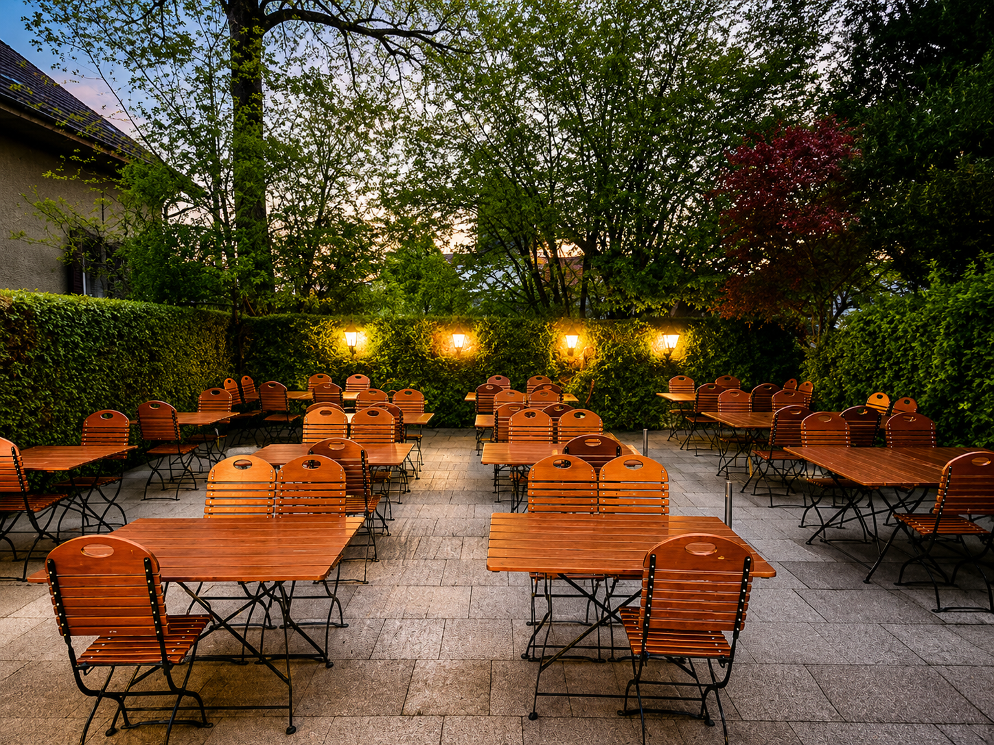 Sommerterrasse in der Abendsonne